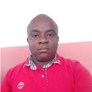 Je suis un professeur de langues passionné par l'enseignement et désire mettre mon expérience au service des élèves